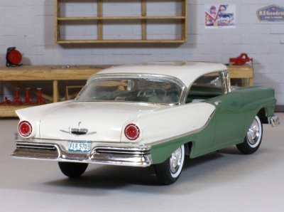 amt 57 ford fairlane